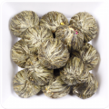 Персик Бессмертия с цветами жасмина